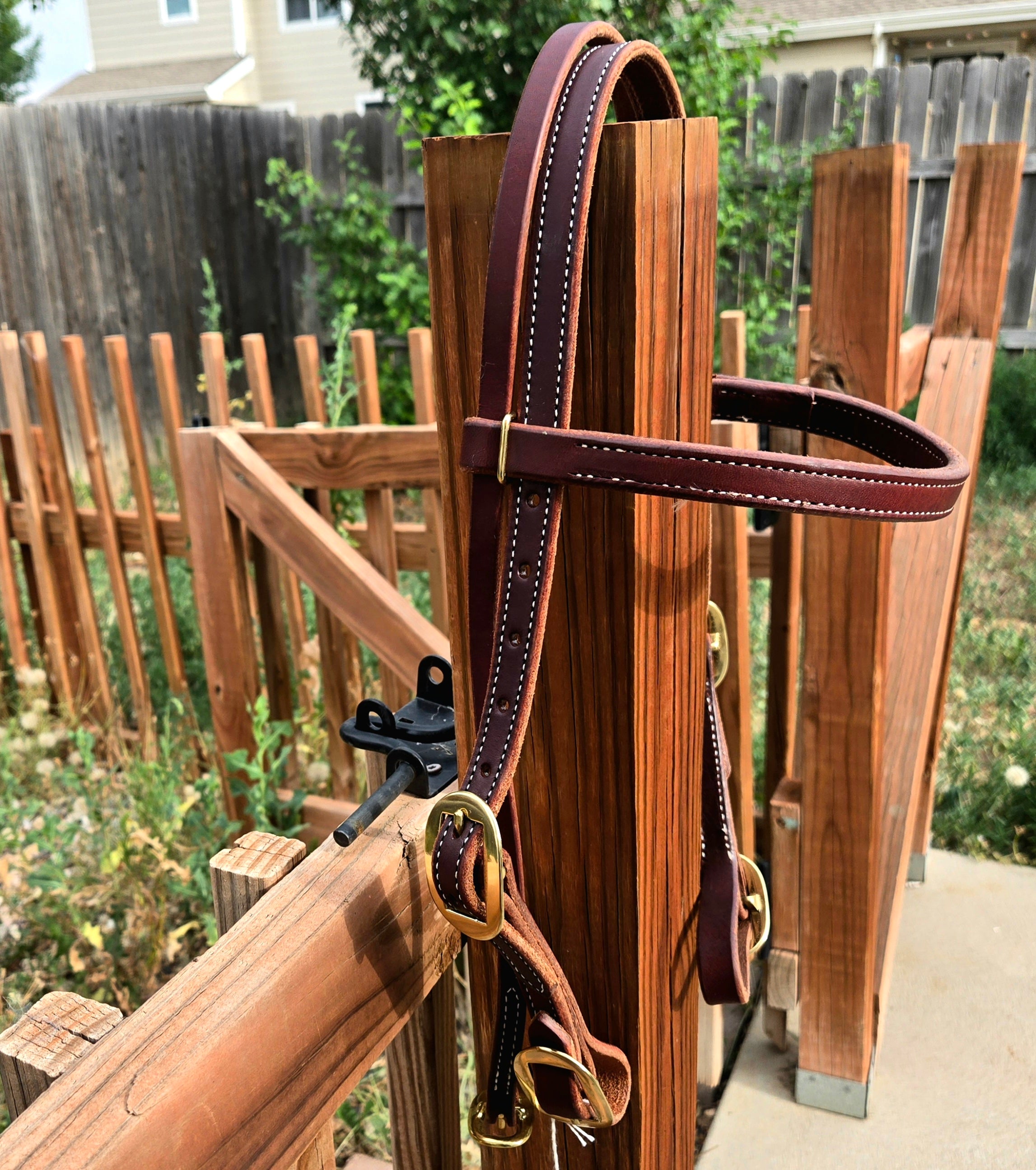 Browband headstall with buckles at bit end